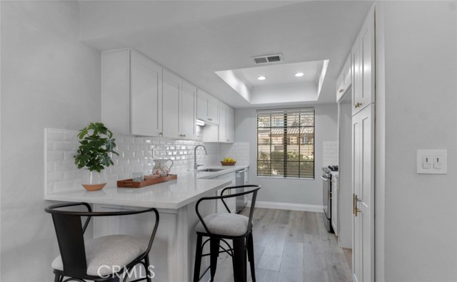 Detail Gallery Image 8 of 30 For 1202 Monte Sereno Dr, Thousand Oaks,  CA 91360 - 2 Beds | 2/1 Baths