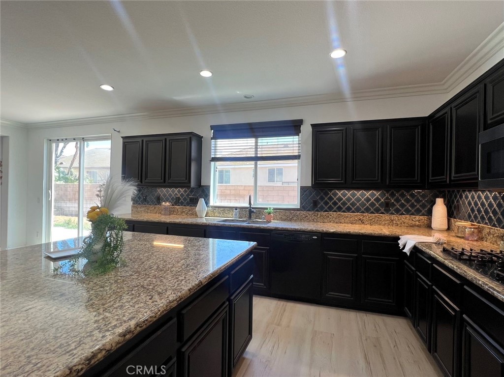 MLS #WS25168401 img 9