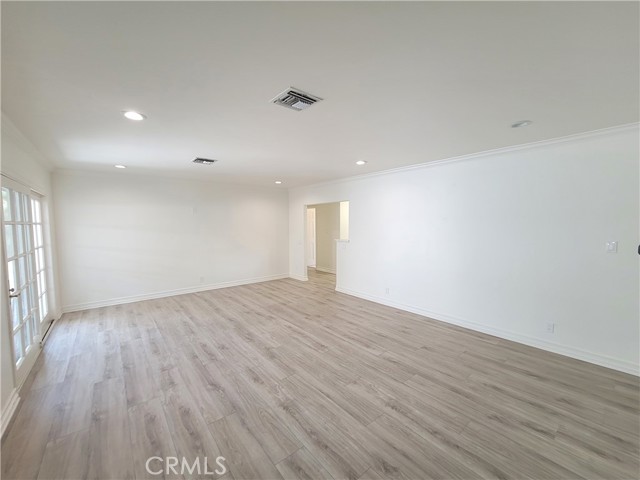 18001 Osborne Street, Sherwood Forest CA: https://media.crmls.org/medias/a355a9f7-b0f1-42cb-b514-36e99ff055f1.jpg