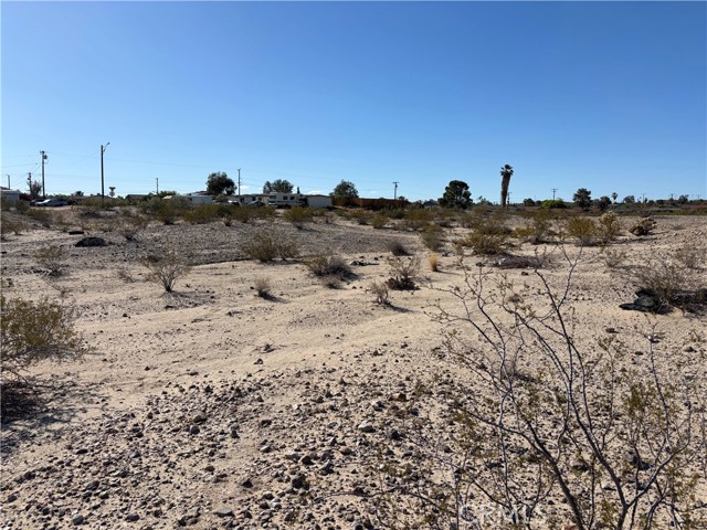 1 Morongo Road, 29 Palms CA: https://media.crmls.org/medias/a356e0eb-3a23-423c-8e3c-2688a9855e43.jpg