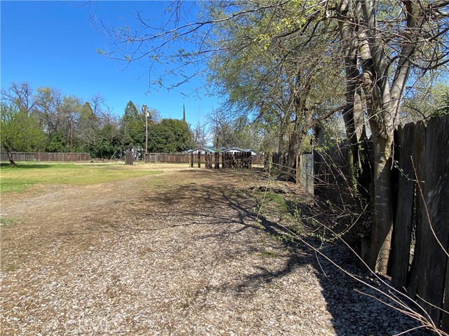 Detail Gallery Image 5 of 17 For 455 E 9th Ave, Chico,  CA 95926 - 2 Beds | 1 Baths