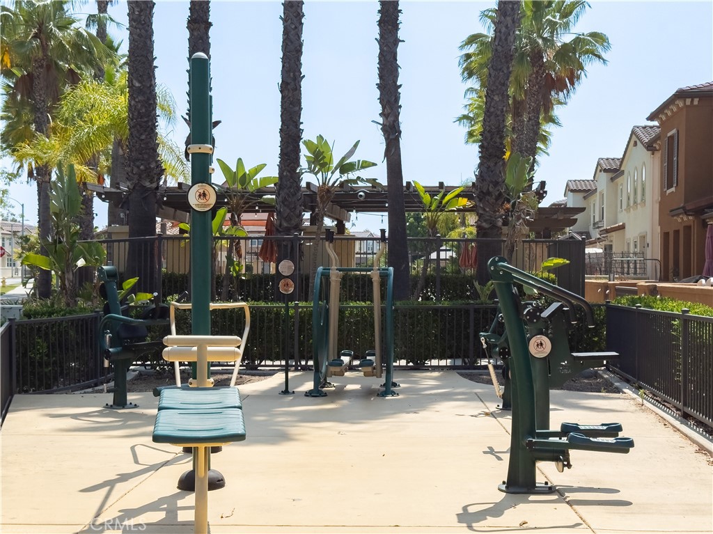 https://media.crmls.org/medias/a3584ef4-782e-4154-a82c-60d1b294c401.jpg?preset=X-Large