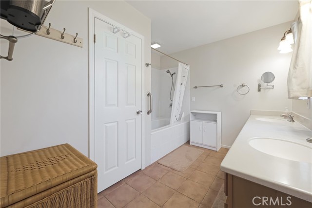 8512 Belford Avenue, Los Angeles CA: https://media.crmls.org/medias/a3586afd-99b4-47b8-853a-6f14997afa1b.jpg