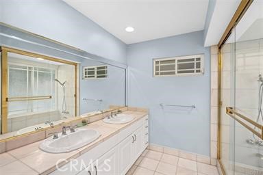 Detail Gallery Image 12 of 17 For 4635 Nomad, Woodland Hills,  CA 91364 - 4 Beds | 3 Baths