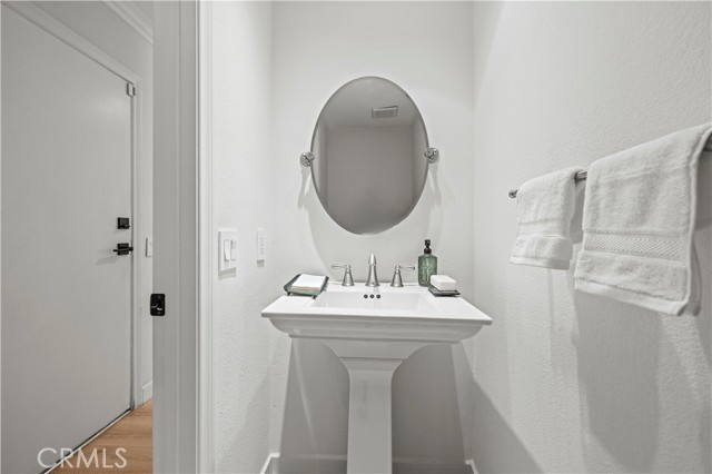 Detail Gallery Image 17 of 54 For 8601 Sunland #37,  Sun Valley,  CA 91352 - 3 Beds | 1/1 Baths