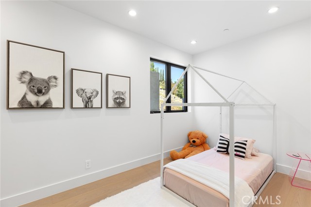 Detail Gallery Image 22 of 58 For 5134 Medina Rd, Woodland Hills,  CA 91364 - 5 Beds | 5/1 Baths