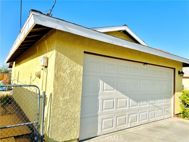 10907 BARTLETT, Adelanto CA: https://media.crmls.org/medias/a359b269-f38d-46be-81cb-d9b1b2814aa4.jpg