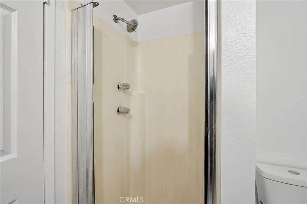 https://media.crmls.org/medias/a359cb80-f65f-4edd-88f0-f5a0148990e6.jpg?preset=X-Large