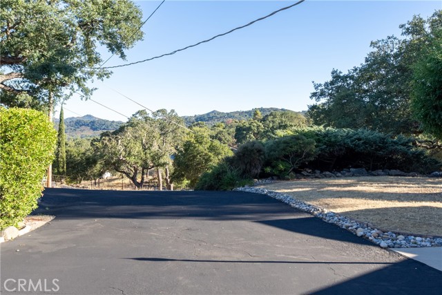 7025 San Gabriel Road, Atascadero CA: https://media.crmls.org/medias/a359cc67-8fbf-4e15-840a-5b98ec4e72e3.jpg