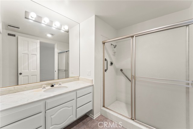 Detail Gallery Image 26 of 40 For 4720 Park Encino Ln #220,  Encino,  CA 91436 - 2 Beds | 2/1 Baths
