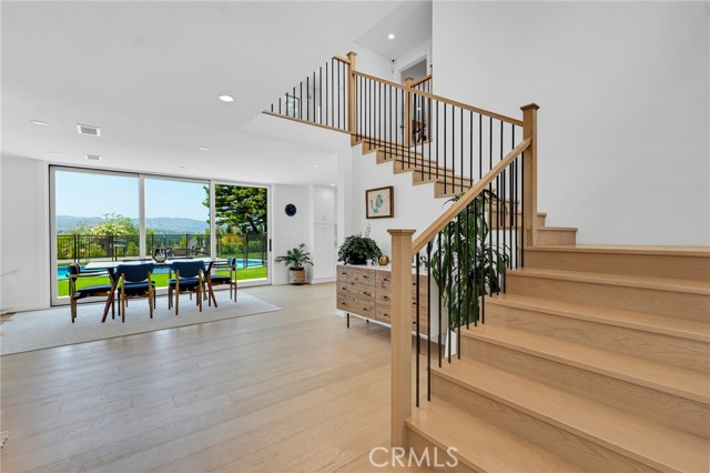 23241 Aetna Street, Woodland Hills CA: https://media.crmls.org/medias/a35adfbb-ccdc-4d52-848e-d8857c5500d1.jpg