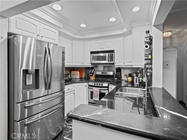 12720 Burbank Boulevard, Valley Village CA: https://media.crmls.org/medias/a35af730-5647-4362-94a9-22b7b19dc230.jpg