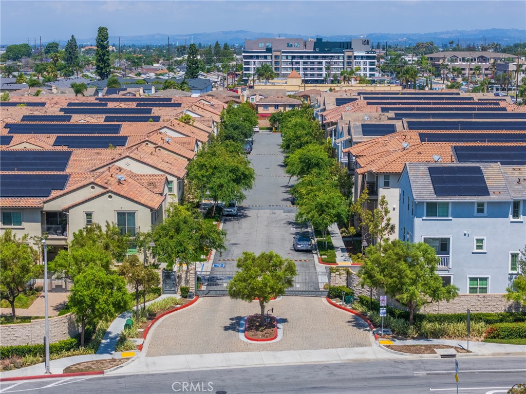 https://media.crmls.org/medias/a35b2855-709e-4b94-9a15-62bb2099d33f.jpg?preset=X-Large