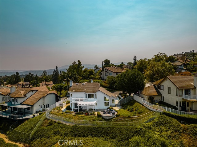 580 S Londerry Ln, Anaheim Hills CA: https://media.crmls.org/medias/a35b4c3a-7413-4a48-80ab-047ec586620f.jpg