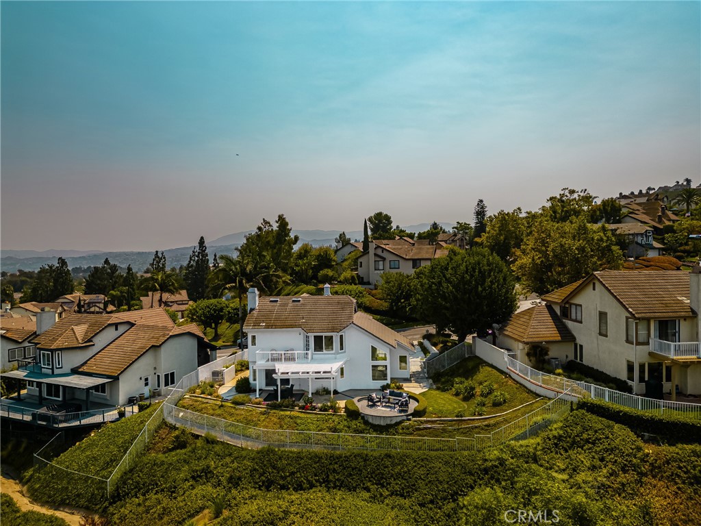 https://media.crmls.org/medias/a35b4c3a-7413-4a48-80ab-047ec586620f.jpg?preset=X-Large