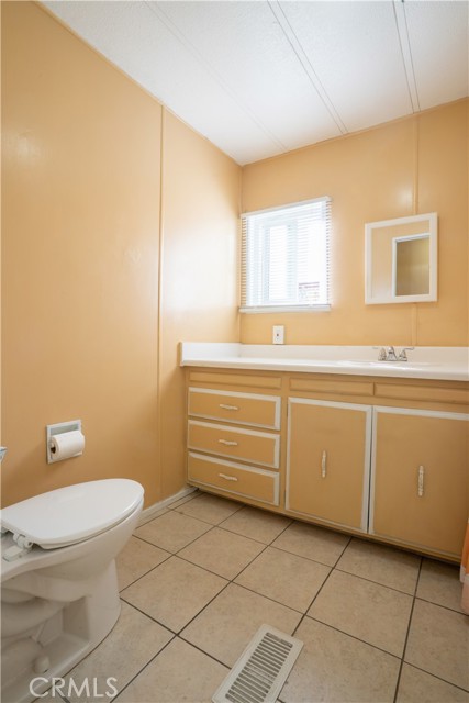 Detail Gallery Image 9 of 19 For 1560 S Otterbein Ave #167,  Rowland Heights,  CA 91748 - 3 Beds | 2 Baths