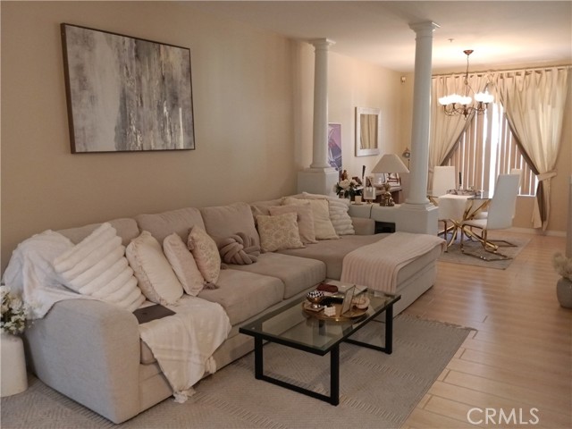 Detail Gallery Image 3 of 30 For 335 W Summerfield, Anaheim,  CA 92802 - 3 Beds | 2/1 Baths