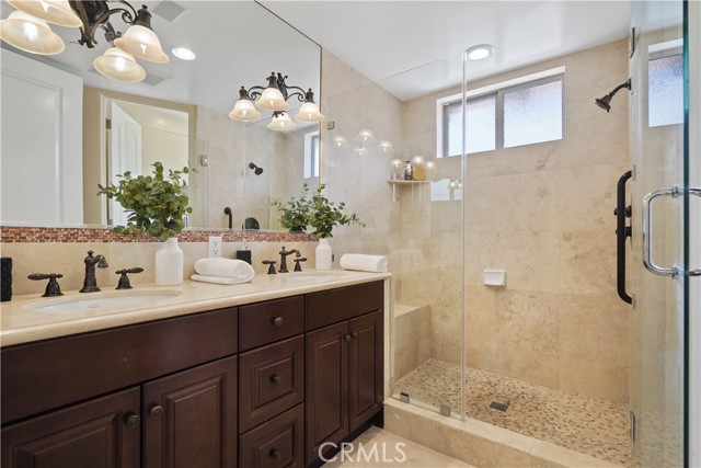 615 Pacific Coast Highway, Redondo Beach, California 90277, 3 Bedrooms Bedrooms, ,3 BathroomsBathrooms,Residential,Sold,Pacific Coast Highway,SB22124725