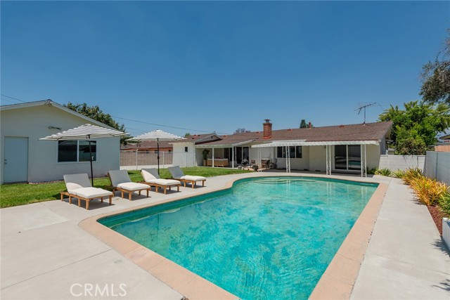 2116 E Thackery Street, West Covina CA: https://media.crmls.org/medias/a35c6f85-bc0c-4b2d-8319-27b8ea5d5426.jpg