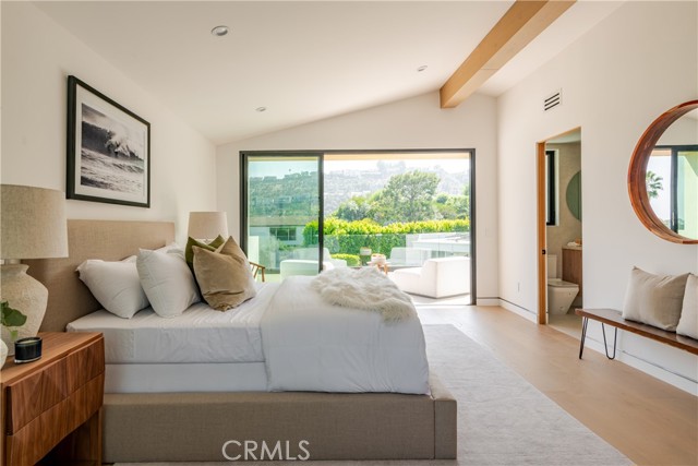 2608 Zorada Drive, Los Angeles CA: https://media.crmls.org/medias/a35c8449-af70-490d-8bae-7d14e6687553.jpg