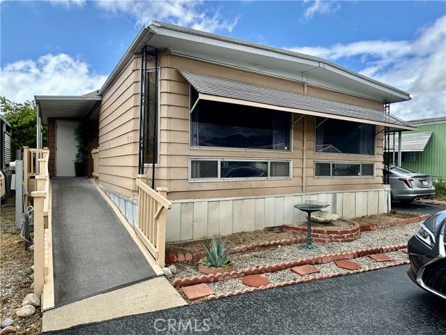 1315 E Marshall Boulevard, San Bernardino CA: https://media.crmls.org/medias/a35cb4b0-2ab8-4aec-8811-9e0cb0725e7f.jpg
