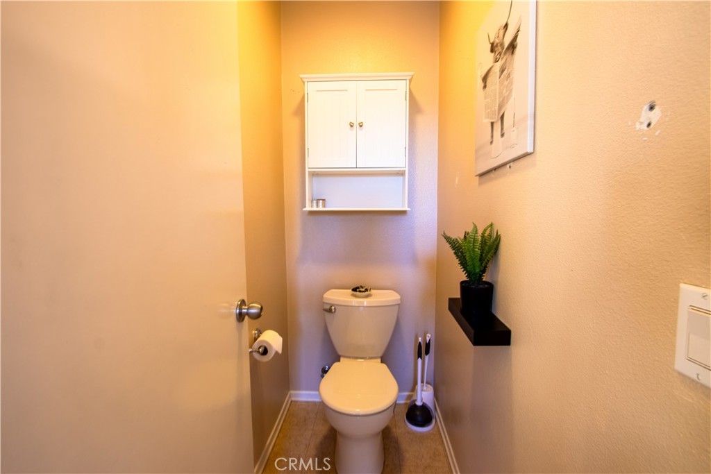 https://media.crmls.org/medias/a35cce31-5aa4-45d2-9b0d-764adefdd833.jpg?preset=X-Large