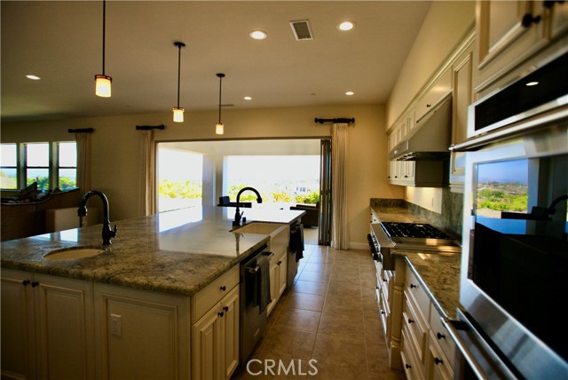 Detail Gallery Image 7 of 42 For 41907 Arbor Glen Dr., Temecula,  CA 92592 - 5 Beds | 4/1 Baths