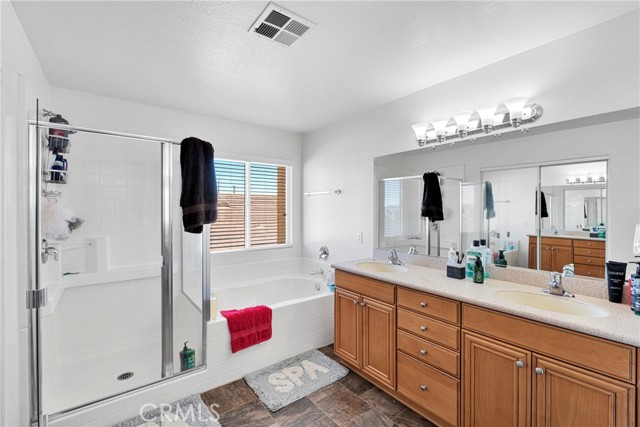 8846 Tamarisk Avenue, Hesperia CA: https://media.crmls.org/medias/a35ddcfc-287b-4650-9d17-5821ee1759ff.jpg