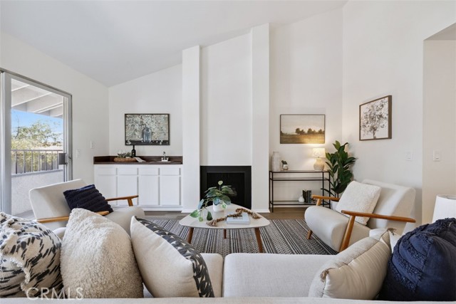 Detail Gallery Image 4 of 28 For 19519 Rinaldi St #57,  Porter Ranch,  CA 91326 - 3 Beds | 2 Baths
