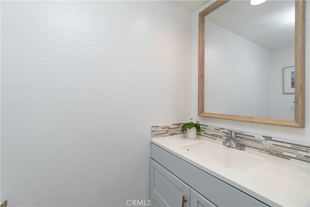 https://media.crmls.org/medias/a35f73ca-11ab-4517-9eae-5a3f582e71e4.jpg?preset=X-Large