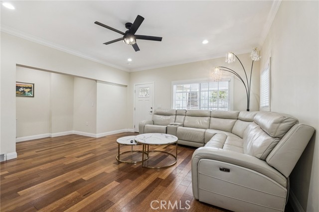 2104 Crenshaw Boulevard, Los Angeles CA: https://media.crmls.org/medias/a35f7aeb-bf0e-41b8-b6f2-e6ca5a7886e2.jpg