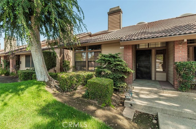 712 E Magill Avenue, Fresno CA: https://media.crmls.org/medias/a360d472-c43e-43ad-8be6-1c12f5a0e9a9.jpg