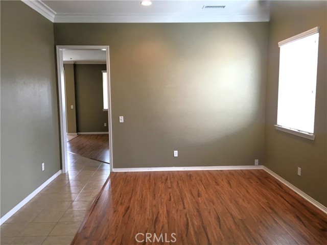 Detail Gallery Image 5 of 20 For 15213 Hawk, Fontana,  CA 92336 - 3 Beds | 2/1 Baths