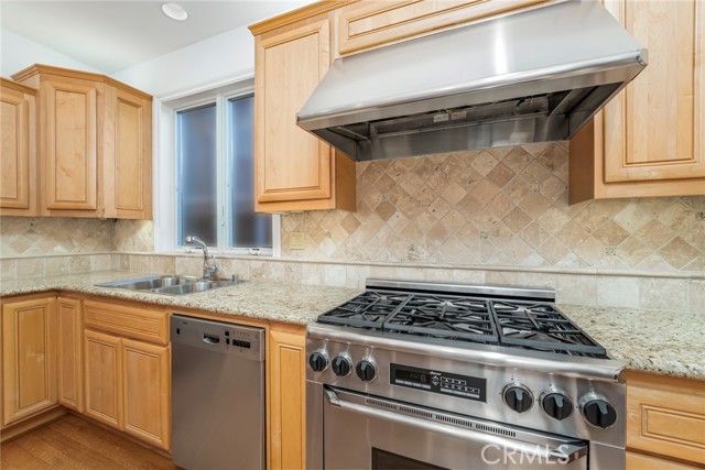 Detail Gallery Image 18 of 42 For 119 Opal Ave, Newport Beach,  CA 92662 - 3 Beds | 2/1 Baths