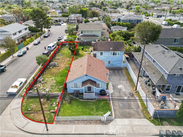 2110 Orange Avenue, Costa Mesa CA: https://media.crmls.org/medias/a3625383-6643-4250-b795-cad957441c55.jpg