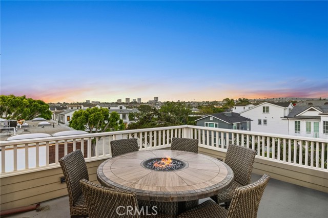 Detail Gallery Image 29 of 38 For 1752 Plaza Del Norte, Newport Beach,  CA 92661 - 4 Beds | 4/1 Baths