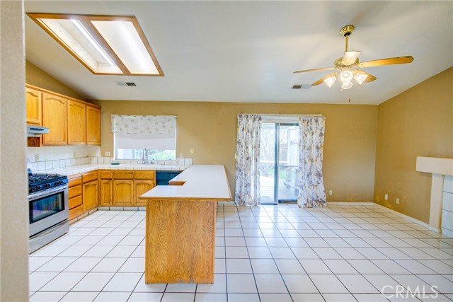 Detail Gallery Image 11 of 24 For 2326 Santos St, Dos Palos,  CA 93620 - 3 Beds | 2 Baths