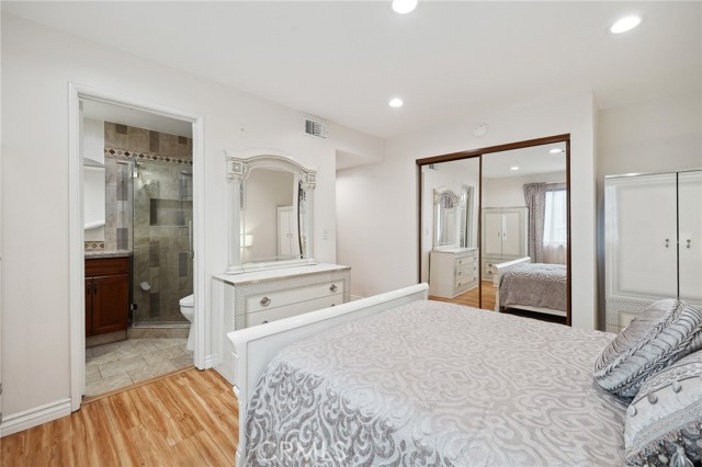 301 W Loraine Street, Glendale CA: https://media.crmls.org/medias/a362ccdb-c3bd-4b0d-81f4-694197048707.jpg