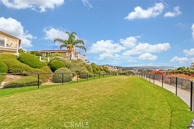 33611 Dana Vista Drive, Dana Point CA: https://media.crmls.org/medias/a362f792-f533-4194-b7f9-158d9eda53a8.jpg