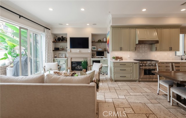 351 30th Street, Hermosa Beach, California 90254, 4 Bedrooms Bedrooms, ,3 BathroomsBathrooms,Residential,For Sale,30th,SB25124501