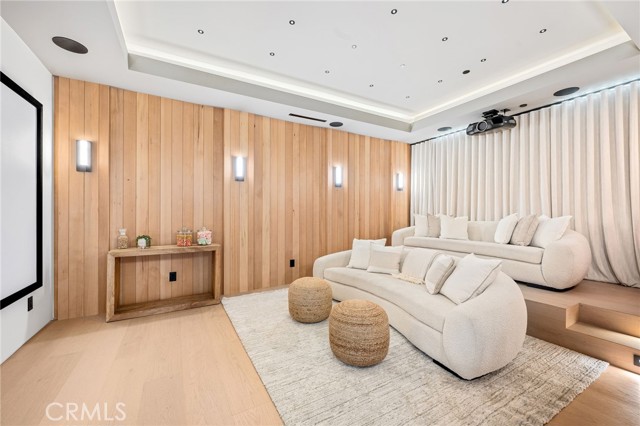 Detail Gallery Image 46 of 56 For 16728 Morrison St, Encino,  CA 91436 - 7 Beds | 6/1 Baths