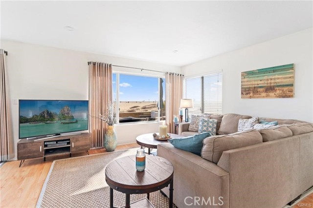 Detail Gallery Image 12 of 31 For 418 #a E Oceanfront, Newport Beach,  CA 92661 - 3 Beds | 2 Baths
