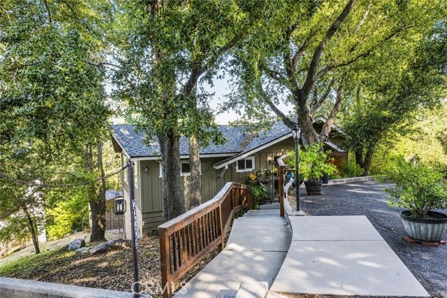 24340 Wabern, Crestline, CA 92325