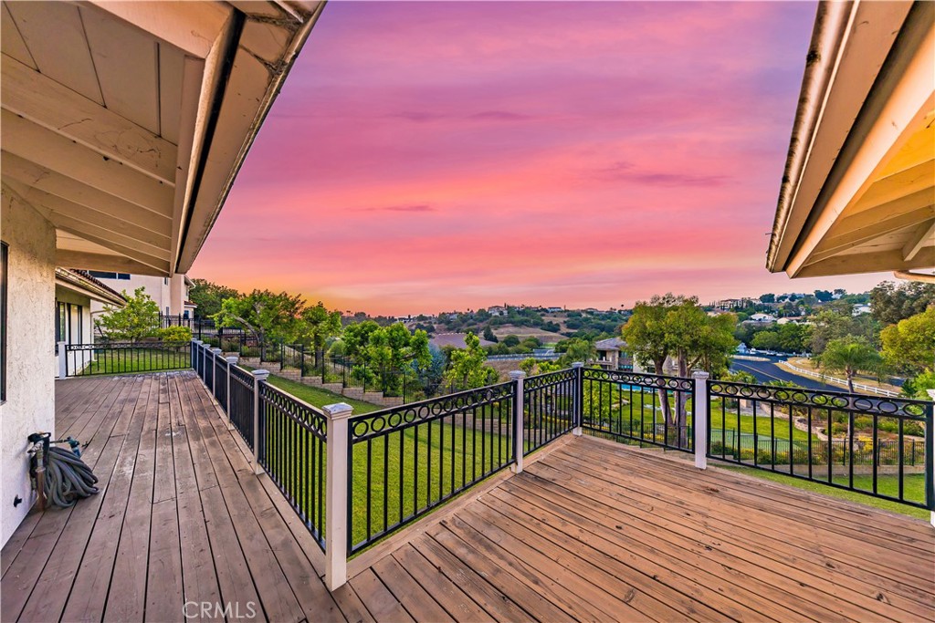 https://media.crmls.org/medias/a36436de-ec13-47f6-86ea-402e8a1b8144.jpg?preset=X-Large