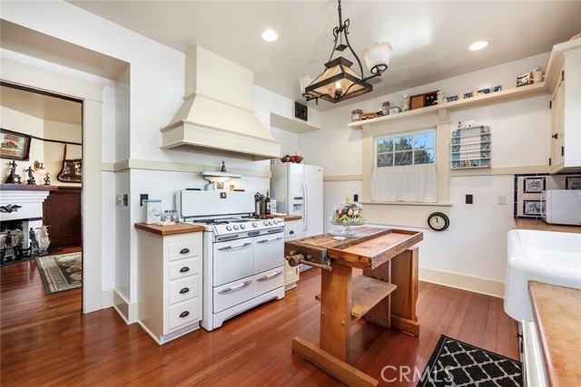 Detail Gallery Image 23 of 56 For 302 Orizaba Avenue, Long Beach,  CA 90814 - 6 Beds | 5 Baths
