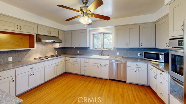 Image 6 of 28 For 5338 Waldo Place