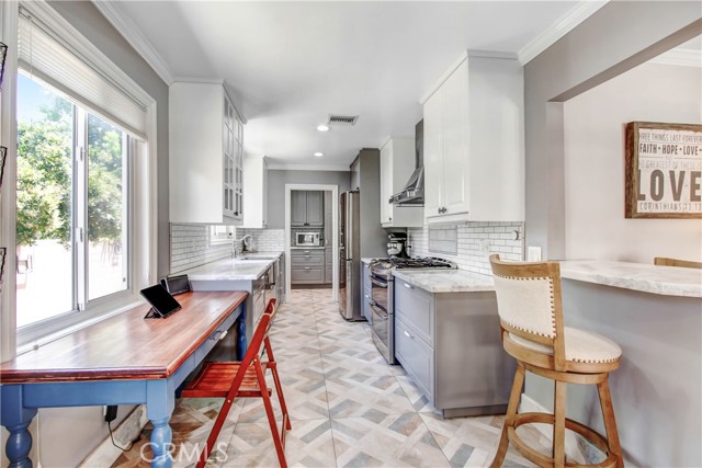 6663 Sale Avenue photo 7