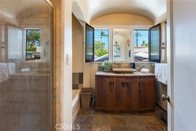9107 Olin Street, Los Angeles CA: https://media.crmls.org/medias/a365a1d4-3322-4d79-960b-6a20eac57c10.jpg
