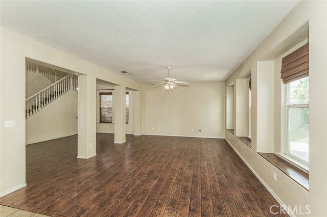 Detail Gallery Image 14 of 75 For 1377 Fenmore, Sanger,  CA 93657 - 4 Beds | 3 Baths