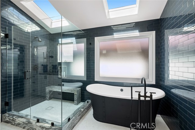 Detail Gallery Image 20 of 34 For 118 via Lido Nord, Newport Beach,  CA 92663 - 4 Beds | 3/1 Baths